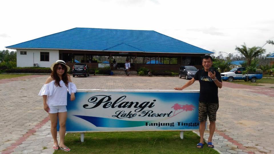 Pelangi Lake Resort Tanjung Pandan Exterior photo